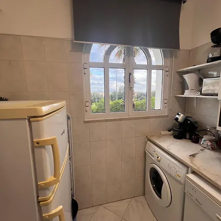 14 In Garden Apartment